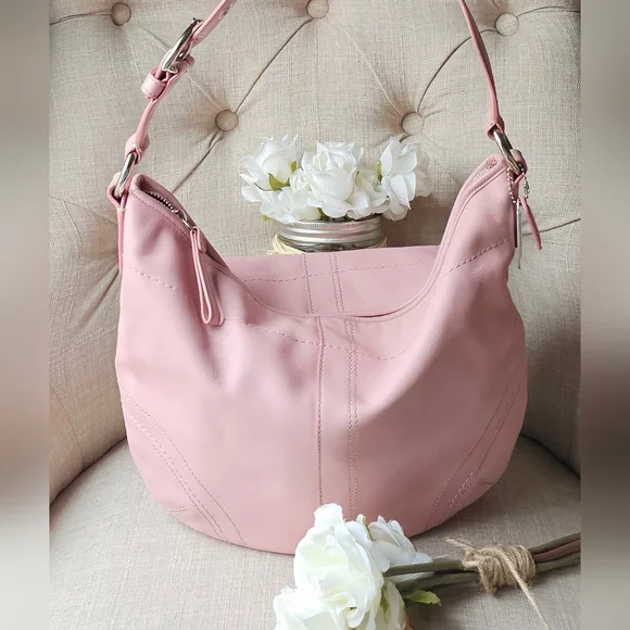 Coach コーチ ピンク ソーホー バッグ COACH（コーチ）の「ソーホー バッグ・シグネチャー ジャカード